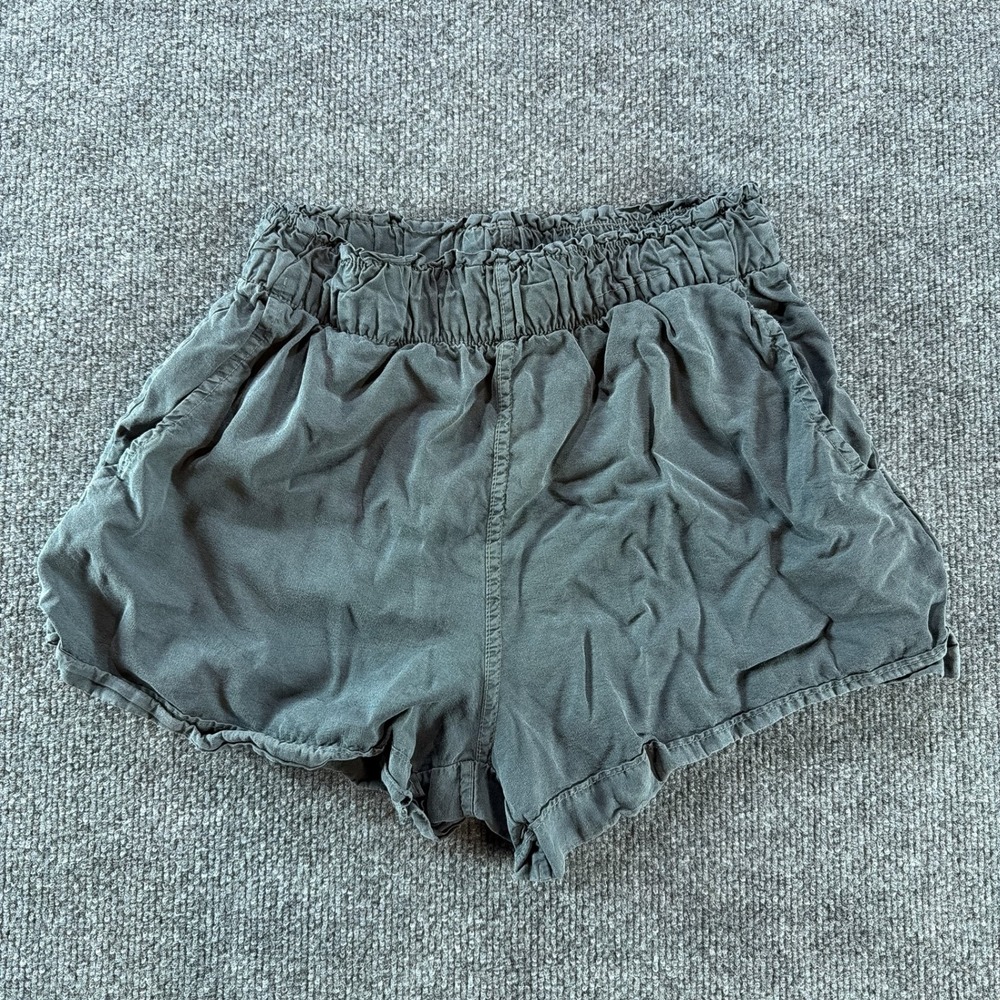Altar'd State Womens Gray Rayon Paperbag Waist Shorts Size M Casual Summer Flowy